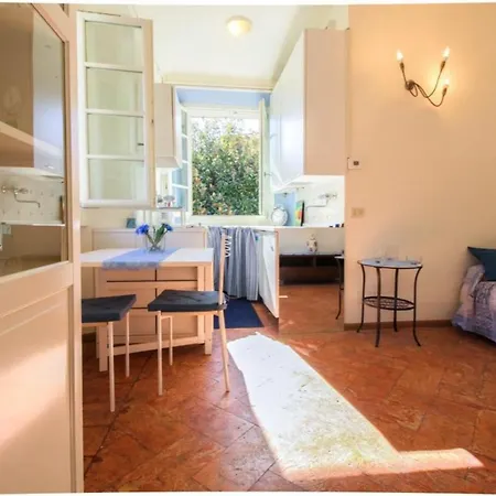 Apartment Old View Como